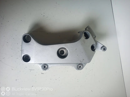 Platine support repose pieds gauche HONDA HORNET 600 de 2003