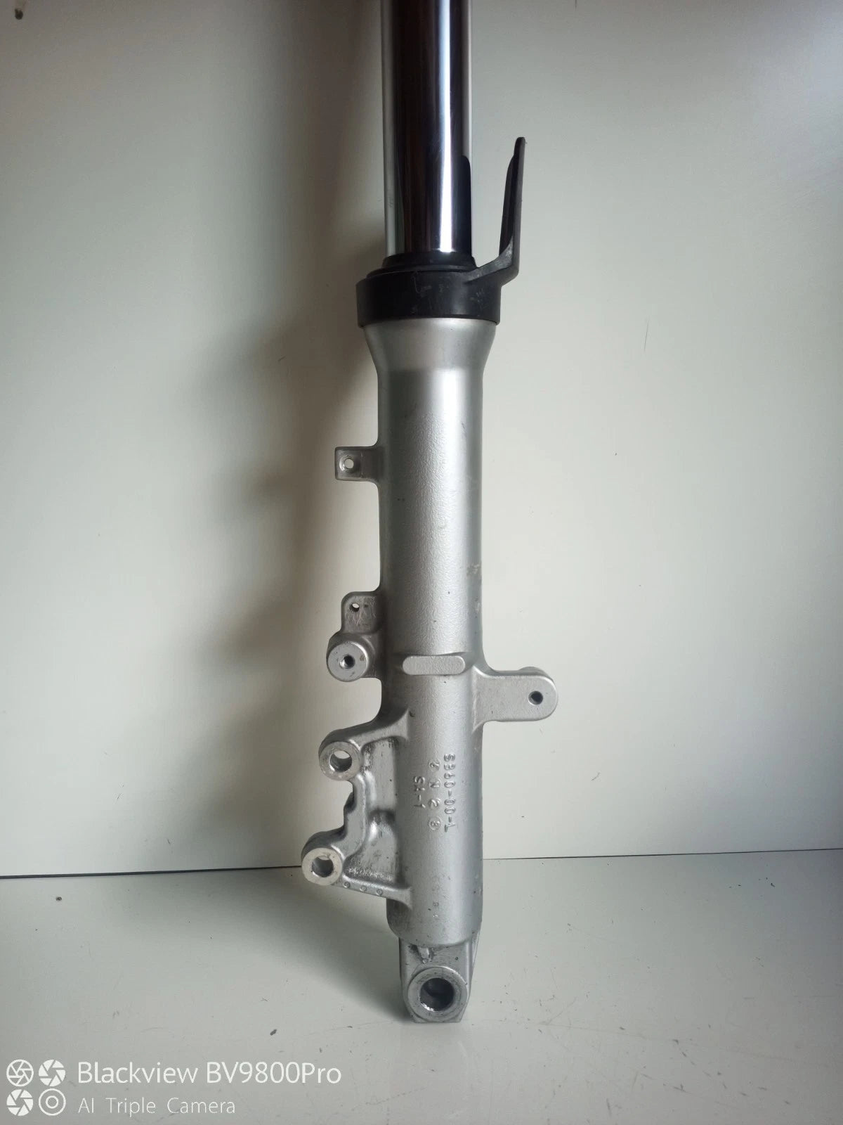Tube de fourche gauche SUZUKI SV650N de 2007