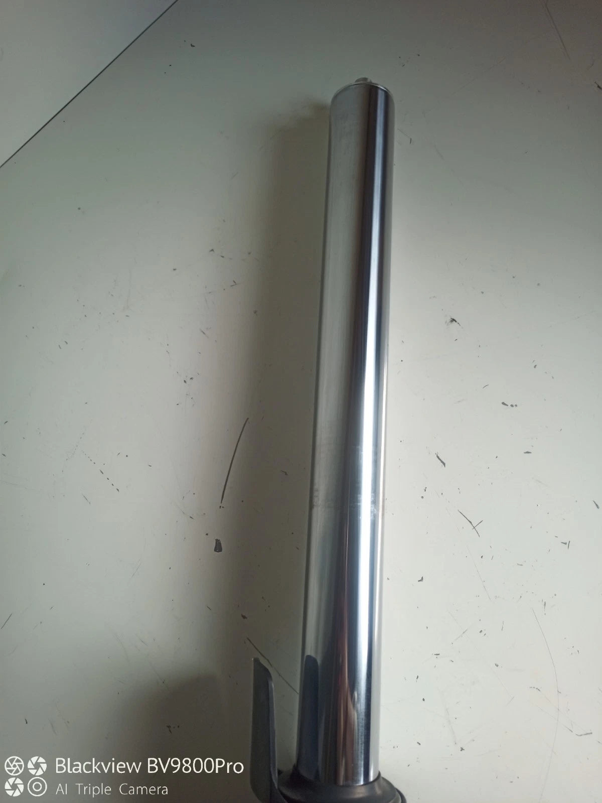 Tube de fourche gauche SUZUKI SV650N de 2007