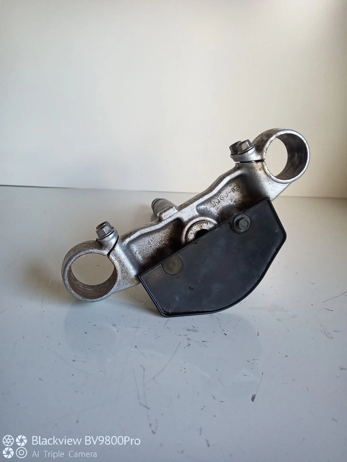 Té de fourche inférieur SUZUKI SV650N de 2007