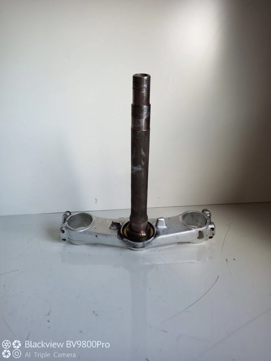 Té de fourche inférieur SUZUKI BANDIT 1200 de 2002